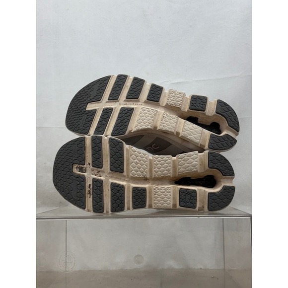 On Cloudrunner Women's Running Shoes Gray White Size 7 Swiss Engineering - Picture 5 of 10